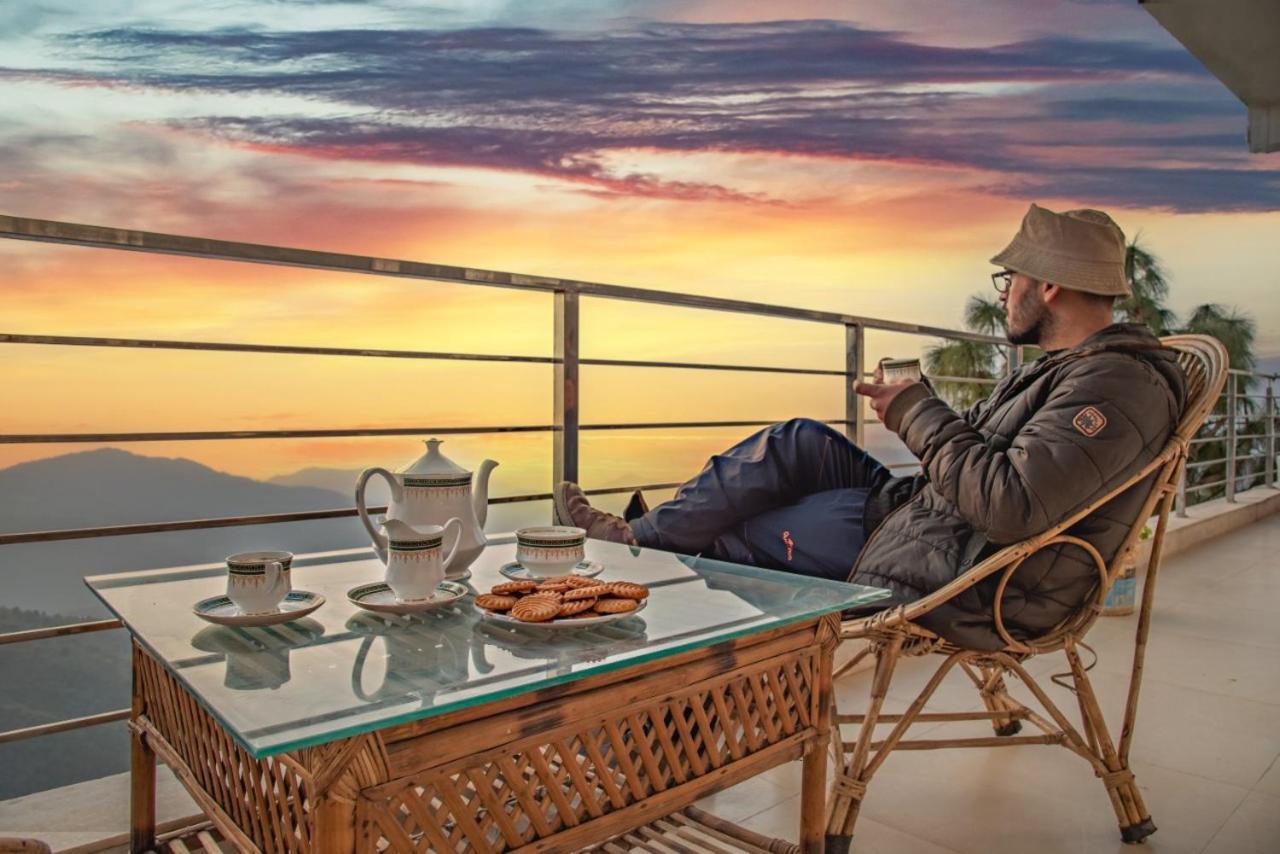 The Mesmerzing View I Serviced Apt I L Lawn I Bonfire I By Exotic Stays Kasauli Ngoại thất bức ảnh